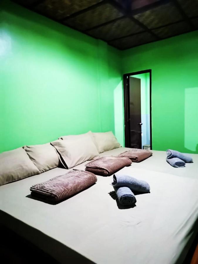 סיקיהור In-N-Out Hostel מראה חיצוני תמונה
