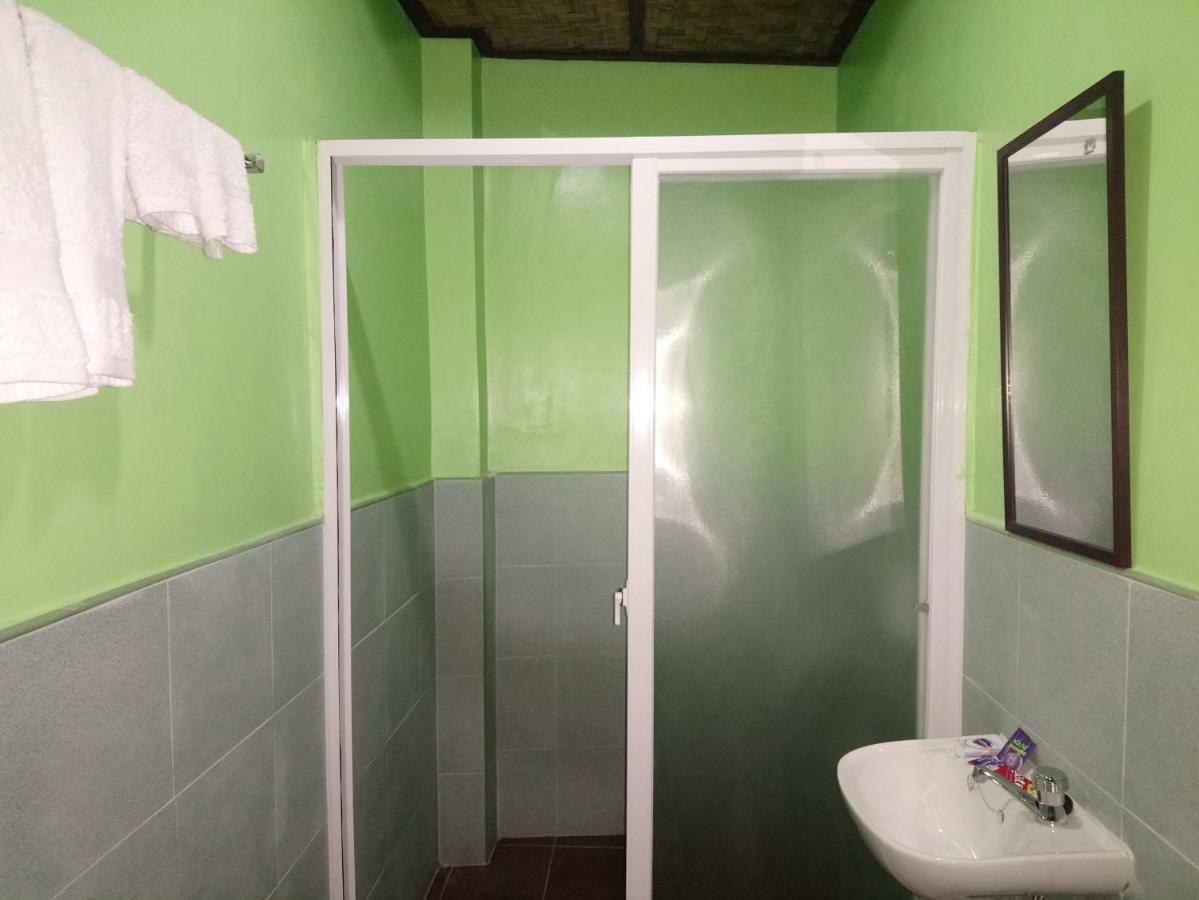 סיקיהור In-N-Out Hostel מראה חיצוני תמונה