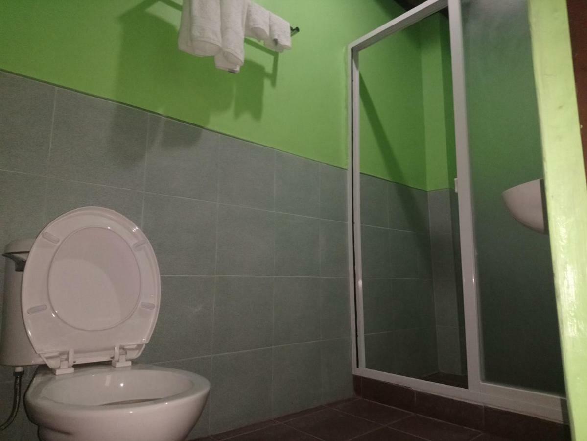 סיקיהור In-N-Out Hostel מראה חיצוני תמונה