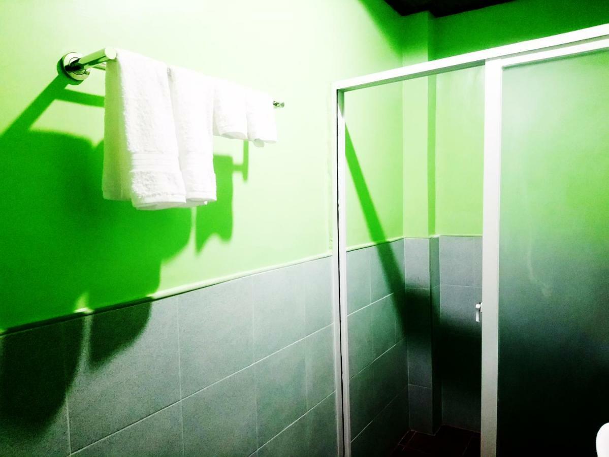 סיקיהור In-N-Out Hostel מראה חיצוני תמונה